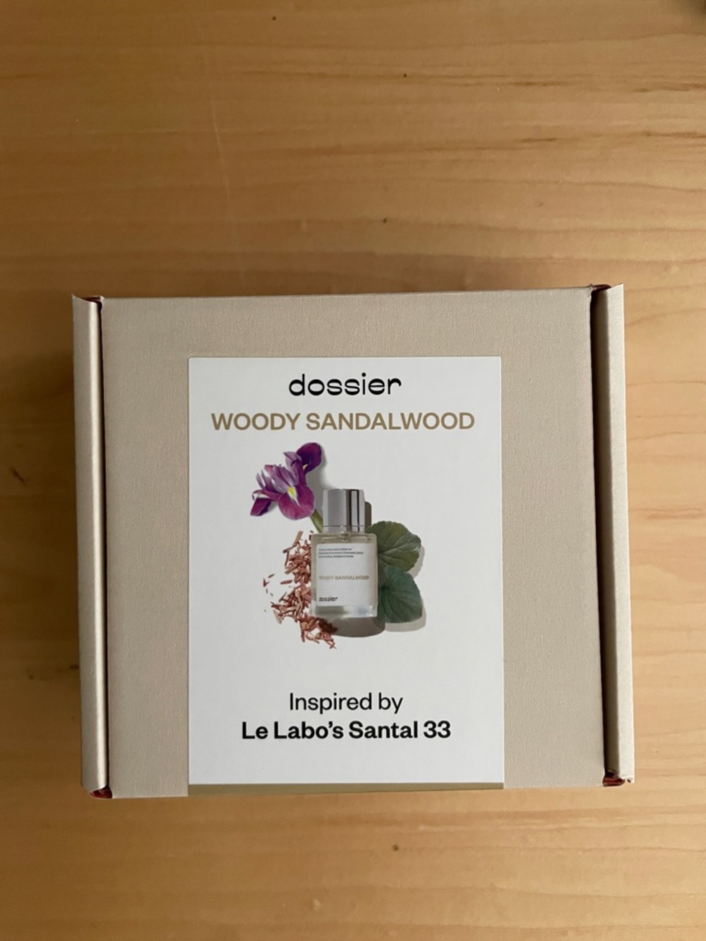 dossier Woody Sandalwood Eau de Parfum - Beige Box